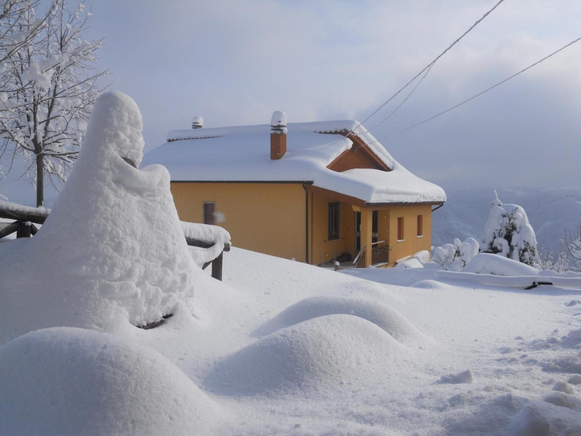 Agriturismo Le Castellare Монтемонако Экстерьер фото